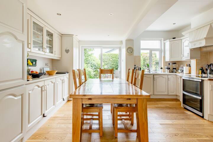 Large 5 Star Prime South Dublin House gallery image 3