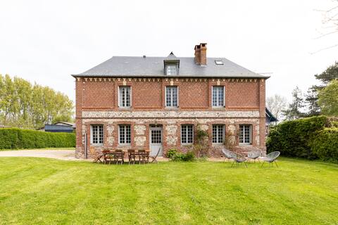 House with character - large garden