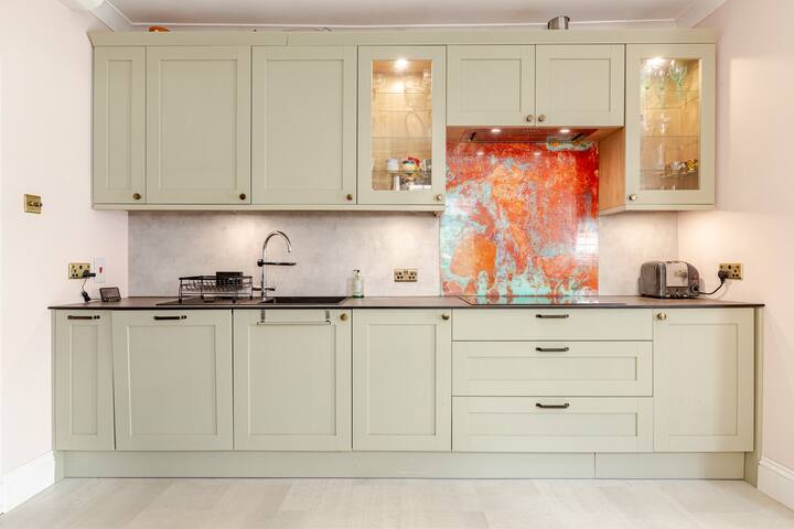 Classic House & Garden 25mins from Central Museums gallery image 3