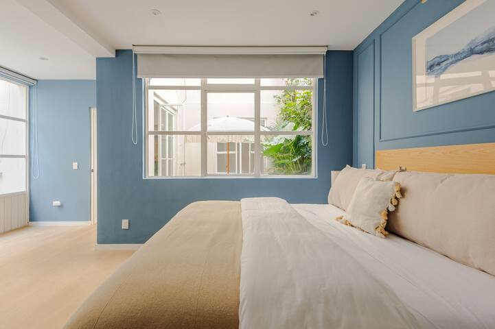 Elegant 3 Rooms, 3 terrace Apt – Ideal Location gallery image 5