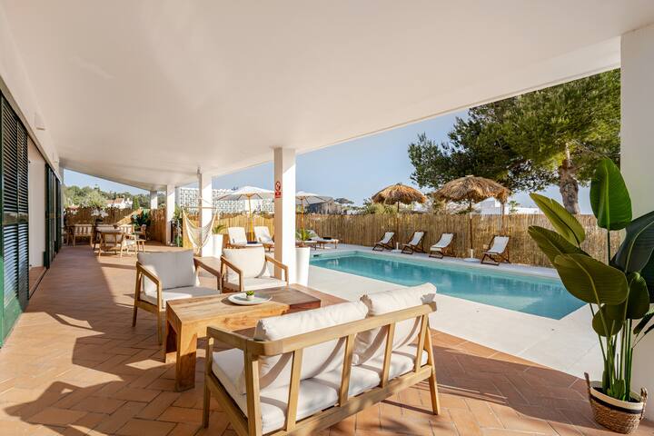 Villa con piscina privada a150m playa de arena