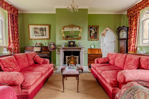 Victorian Converted School Frome Sleeps up to 13