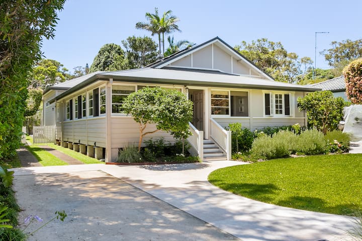 Walk to the Beach from a Warm, Family-Friendly Cottage
