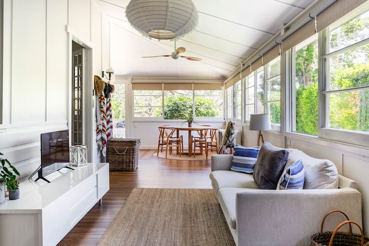 Walk to the Beach from a Warm, Family-Friendly Cottage gallery image 2