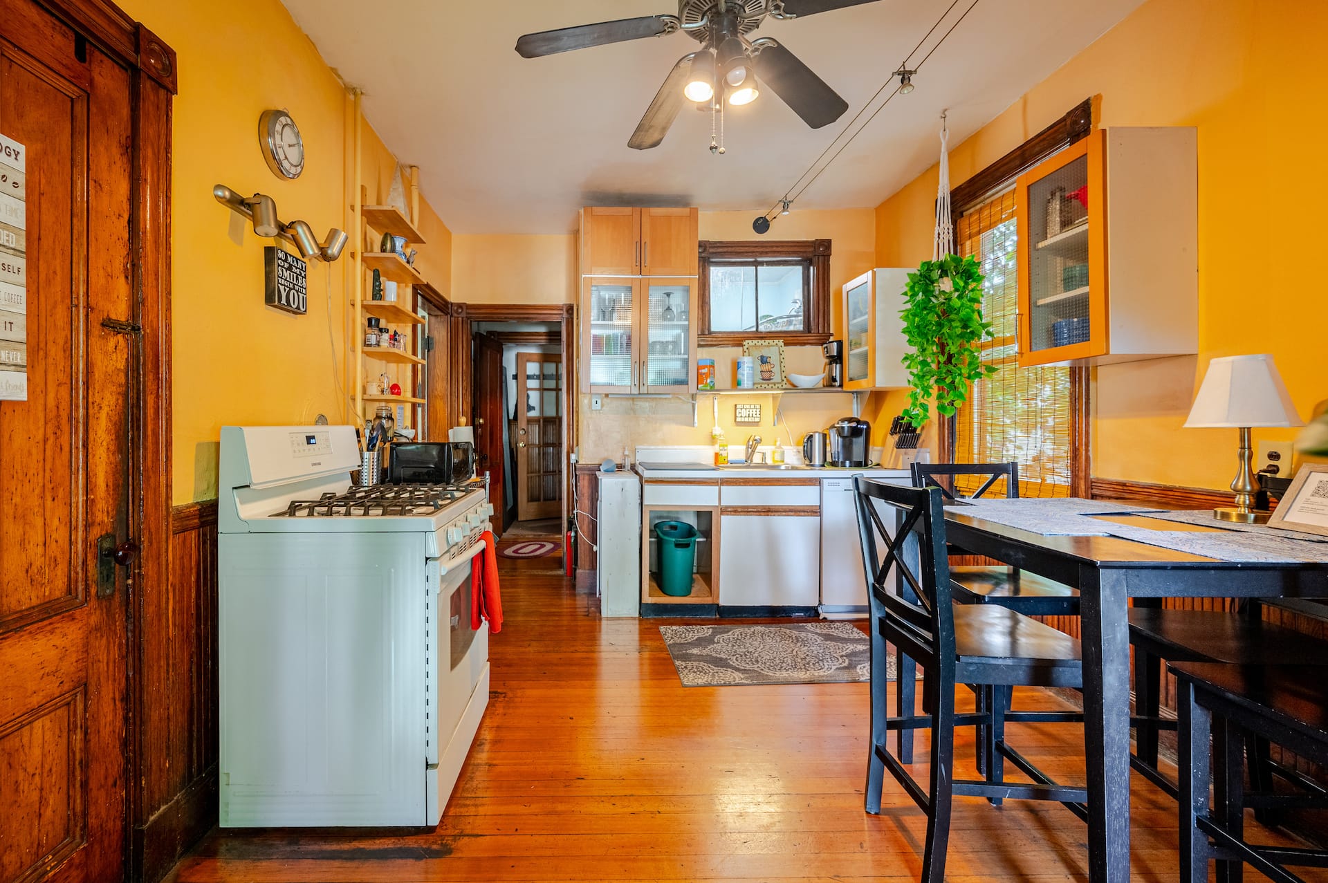 Victorian Charm MIT/Harvard/ Central Square, private deck