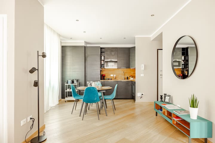 [Two Towers] 2 Bed 2 Bath – 13th Century Oasis