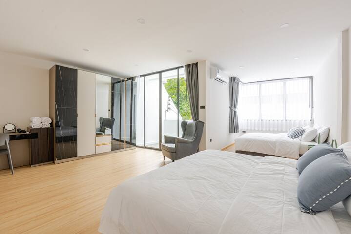 BigHouse_400m BTS SaphanTaksin_ICON Siam_Asiatique gallery image 4