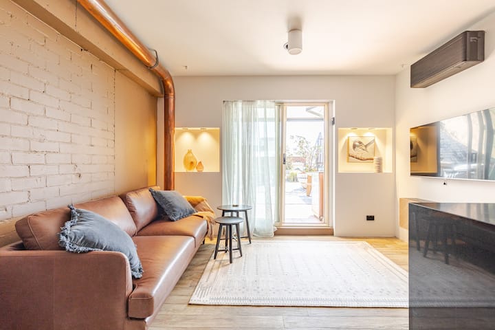 Private Terrace Luxury Apartment - North Sydney