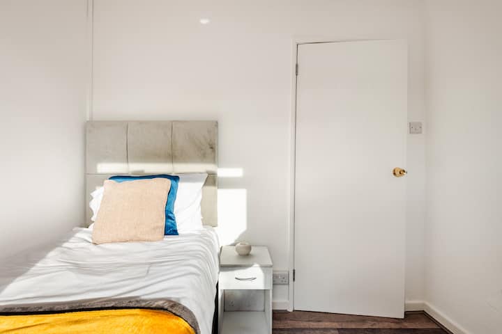 საძინებელი 4