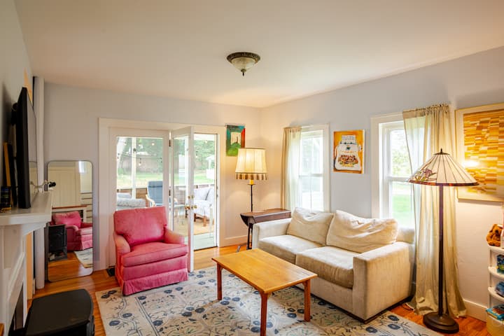 Old Lyme Farmhouse - Essex, CT