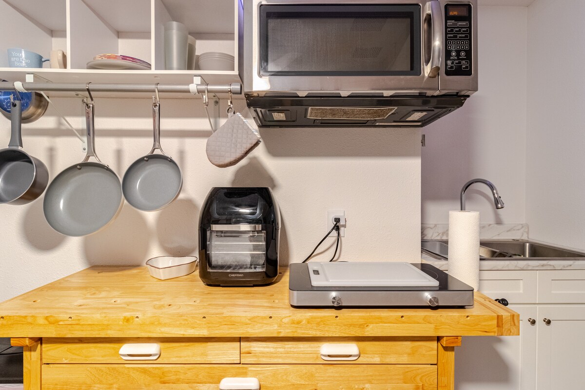 Top performing Airbnb: Private Studio • Near Spurs & Fort Sam Houston in Arena District
