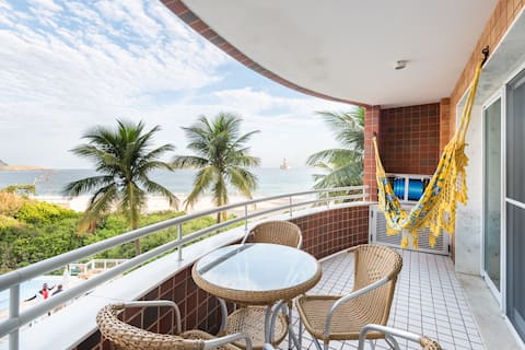 Apt front Camboinhas Beach with excellent leisure