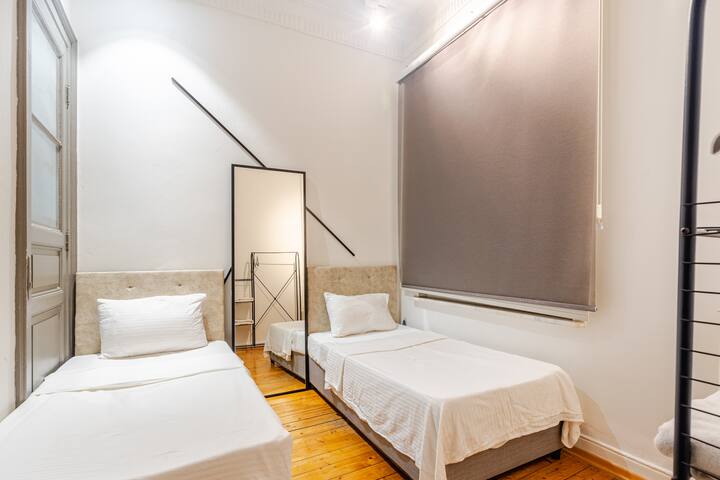 Historic 4BR, 2 min to Istiklal gallery image 2