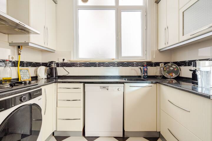 Historic 4BR, 2 min to Istiklal gallery image 5