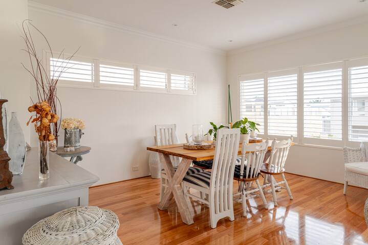Mindarie Marina. Luxury House, Perfect Location gallery image 3
