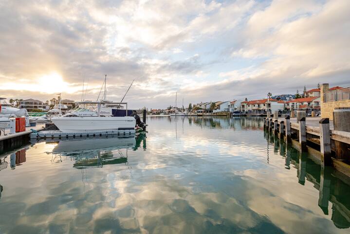 Mindarie Marina. Luxury House, Perfect Location gallery image 5