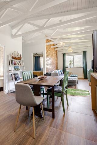 New 4 bedroom w/t views (mountain/sea) gallery image 5