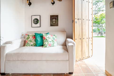 Top-earning Airbnb listing in Santa Cruz de Mompóx, 1 bedroom