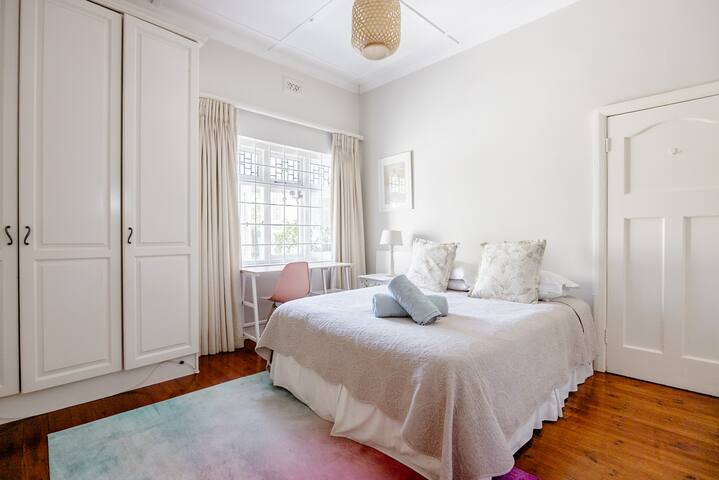 Mountain View Bungalow with Pool – no loadshedding gallery image 4