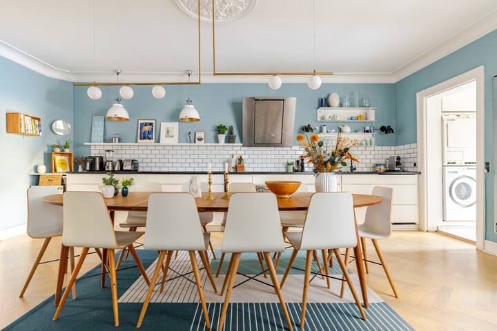 Stylish 4BR apartment in Vesterbro, Copenhagen gallery image 2