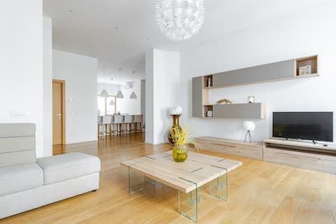 Apartment in Trieste center 215 m² with Fiber internet