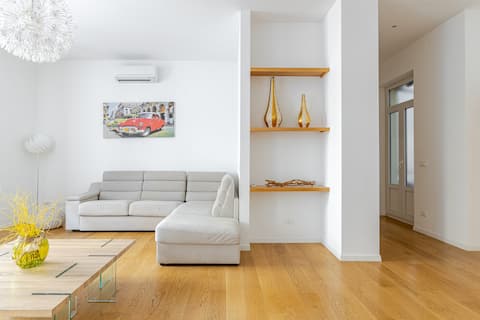 Apartment in Trieste center 215 m² with Fiber internet