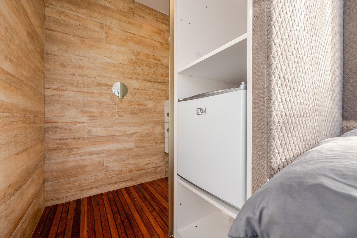 Popular Airbnb listing: 3D Printed Micro House (unit B) 20min EAST Airport in Airport North