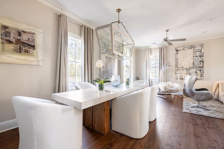 Explore Magazine Street from a Chic, Tranquil Home