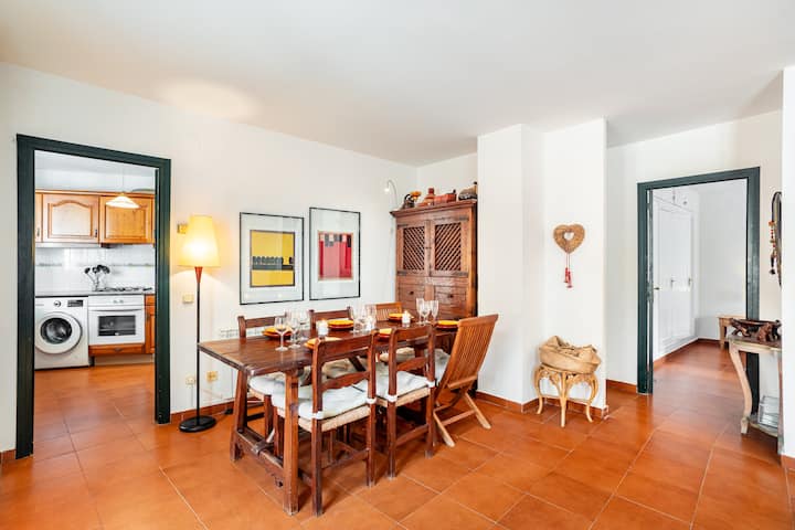 Charming apartment into walls plus Parking