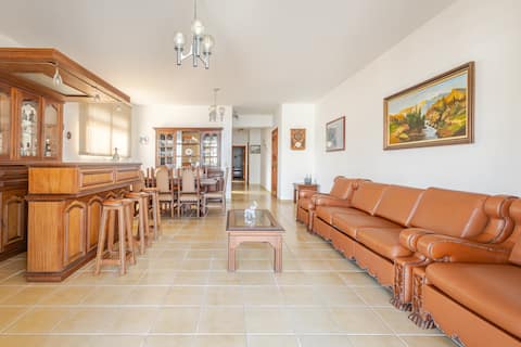 Popular Airbnb listing: Excellent and Spacious | Ocean View | 3 parking spaces in São Paulo