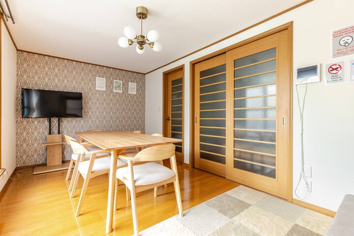 3LDK 13 guests.Direct bus to Narita and Haneda. gallery image 2