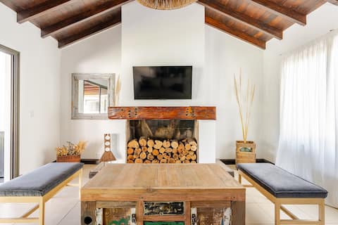 Popular Airbnb listing: Casa Bruno, Chacras de Coria in Luján De Cuyo