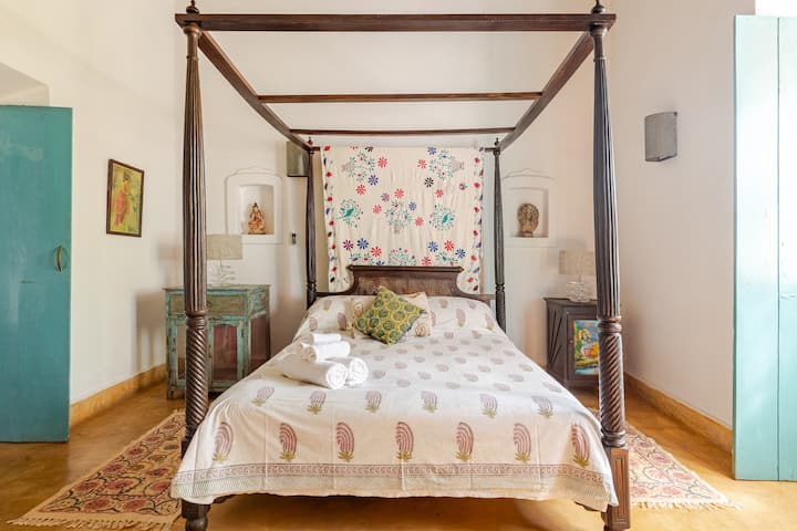 Bedroom 1 image 2