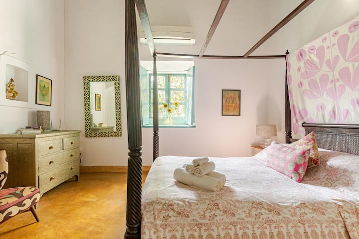 Bedroom 1 image 3