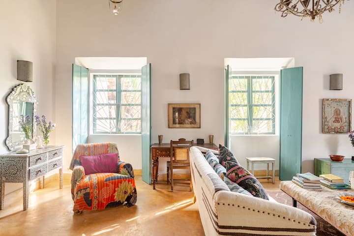 Living room image 4