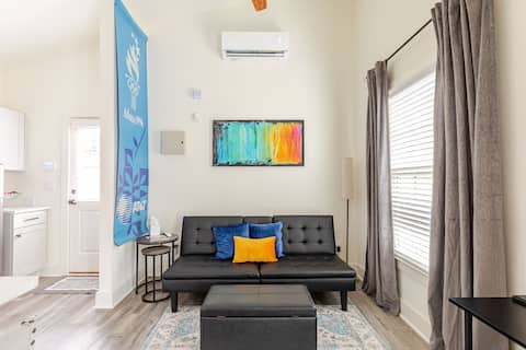 Top Airbnb: Private Guest House - West End - Beltline in Oakland City