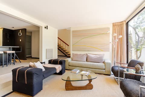 Elegant Warm House · Exclusive and Safe Neighborhood