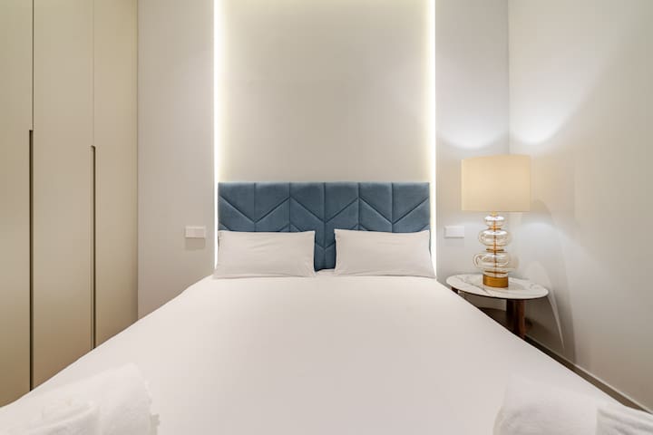 Exclusive & Stylish- Luxury in barrio de Salamanca gallery image 2