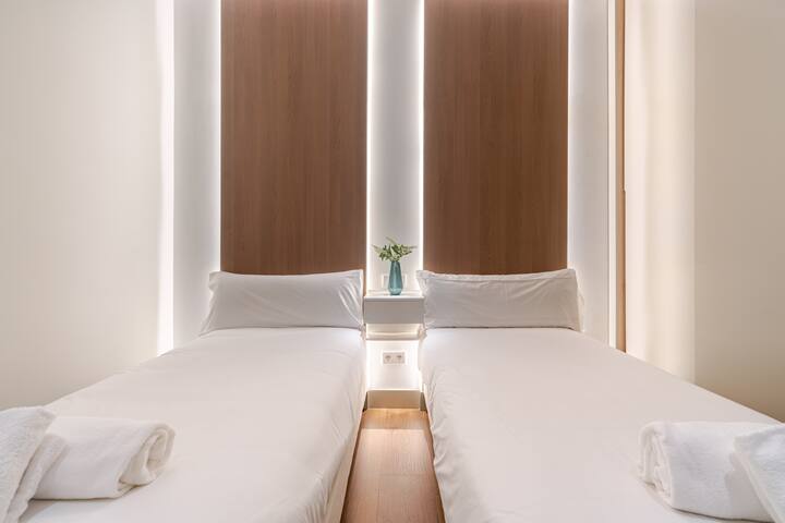 Exclusive & Stylish- Luxury in barrio de Salamanca gallery image 4