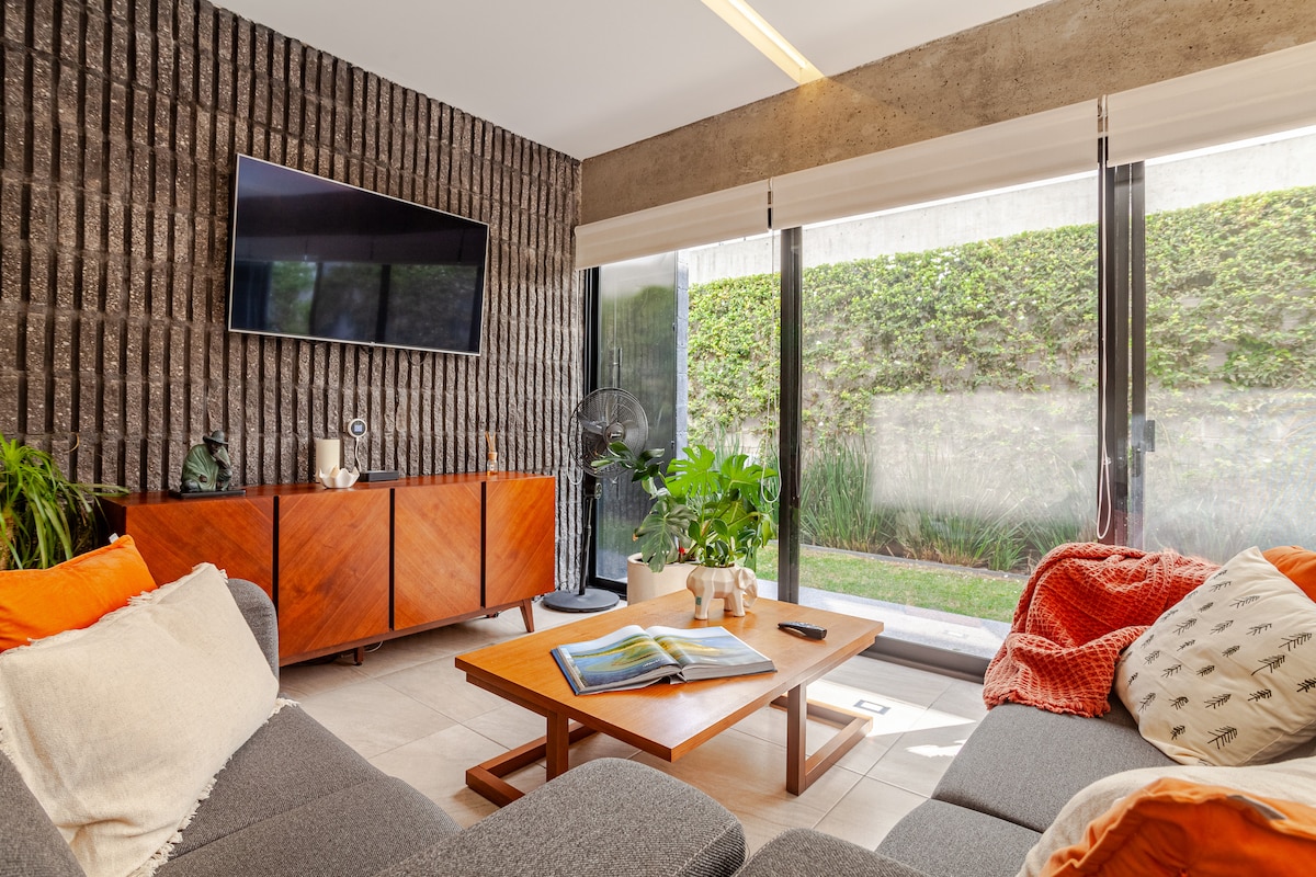 Anuncio de Airbnb popular: Casa Piamonte - 250 MBPS WIFI + Invoice! en Santiago