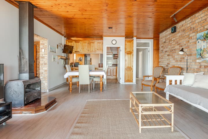 Bikini Beach House. Right on the water! gallery image 5