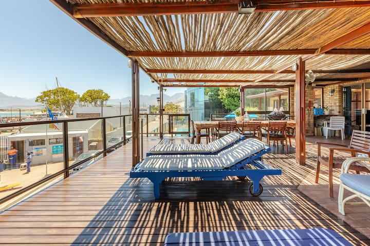 Bikini Beach House. Right on the water! gallery image 4