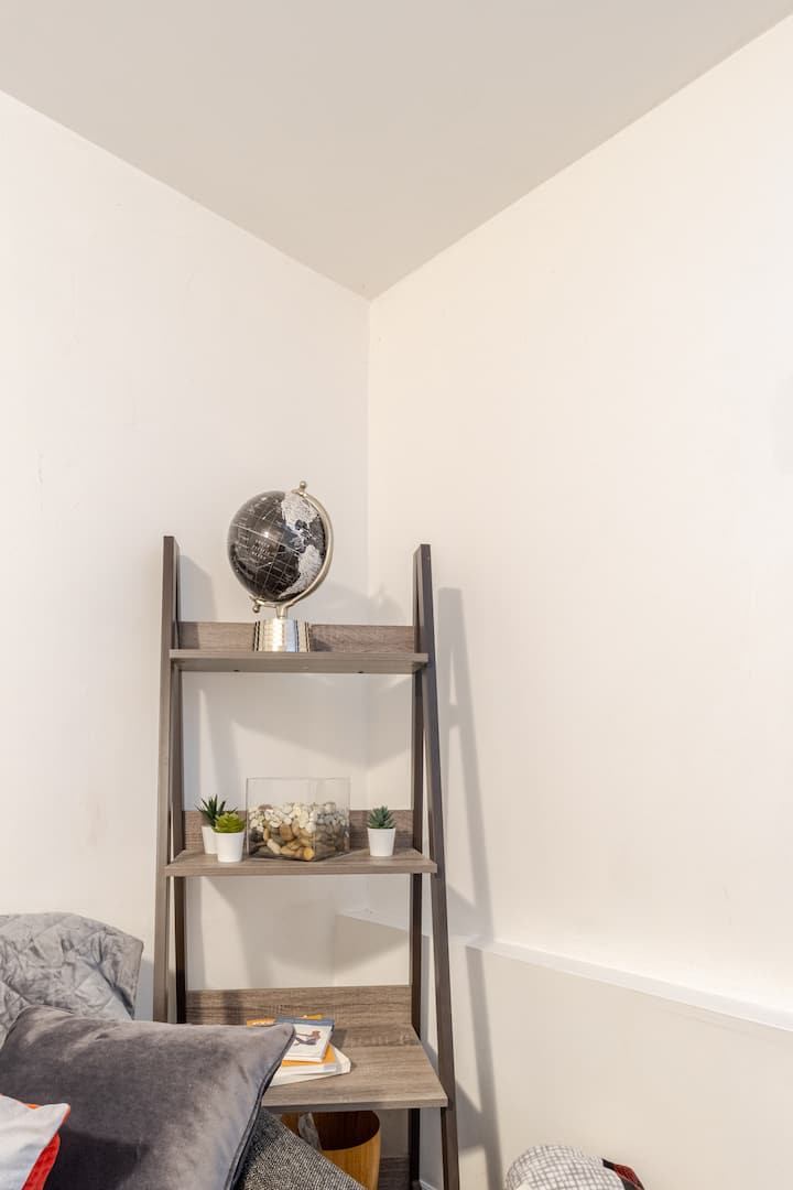 One Bedroom+leaving Room With Sofa Bed Sleep 4 P. - Alliston