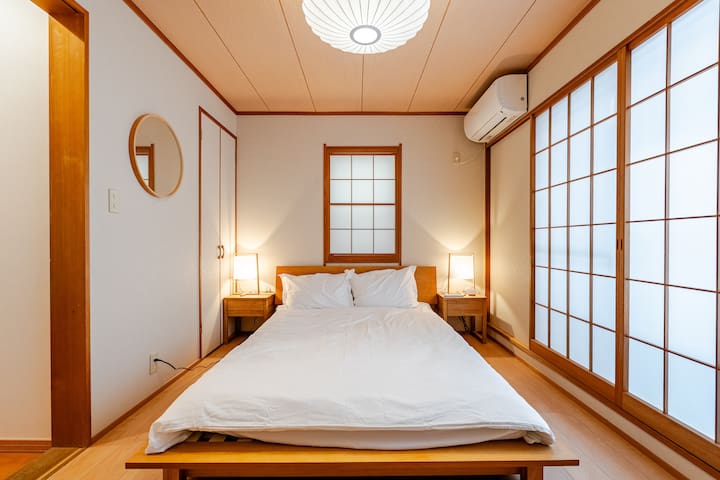 【渋谷駅徒歩10分】一棟まるごと貸し切り/5部屋/11人まで/浴室2/無料駐車場