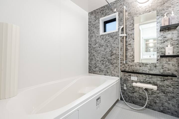 Shinjuku 3 min Luxury 3BR Shibuya 2 bathroom wifi gallery image 4