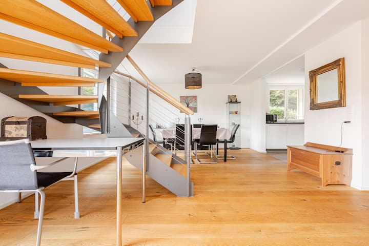 Gem With Private Garage Near Lake, Parks, And City - Zúrich