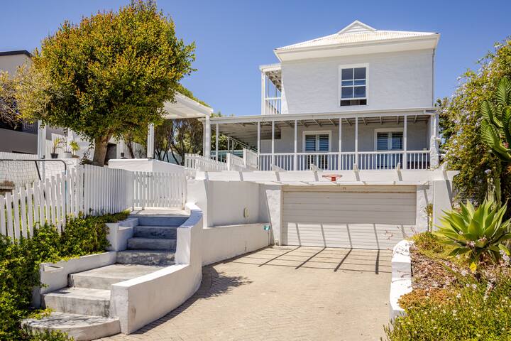 Family beach house gallery image 3