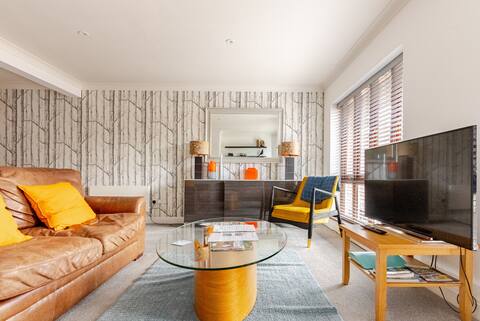 Top Airbnb: Lymington Apartment with parking in Lymington And Pennington