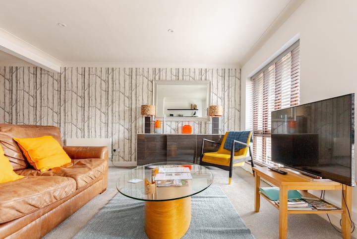 Lymington Apartment With Parking - Milford on Sea