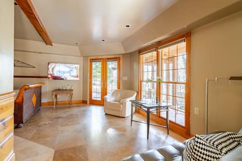 Successful Airbnb property: Private Lake Side Suite Apartment. Lake Point in Georgia